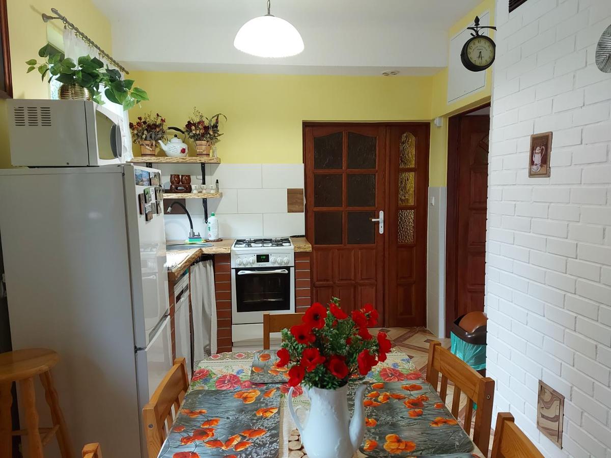 Bieszczadzki Dworek Ustrzyki Dolne Exterior foto